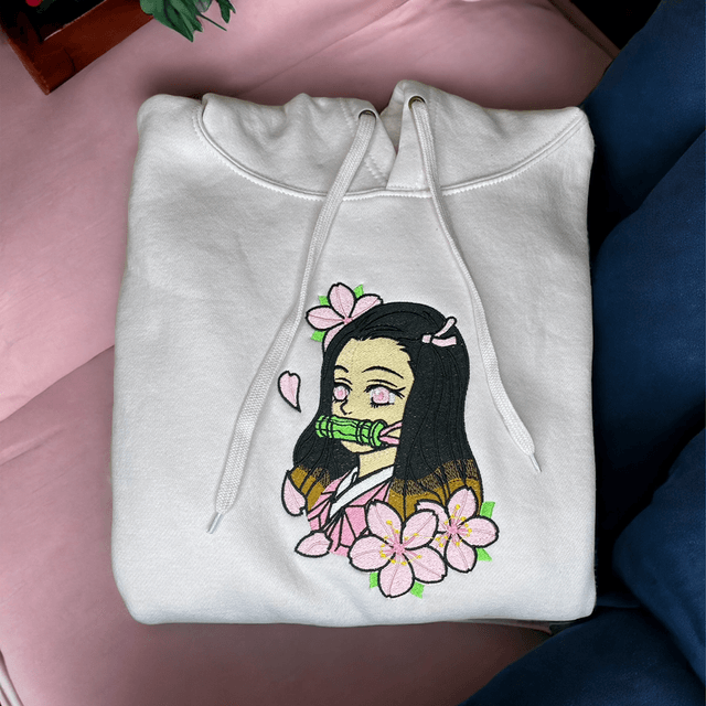Sweat a Capuche Nezuko Rose pale